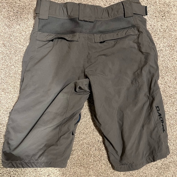 Dakine Mountain Bike Shorts - Mens M - Picture 2 of 5